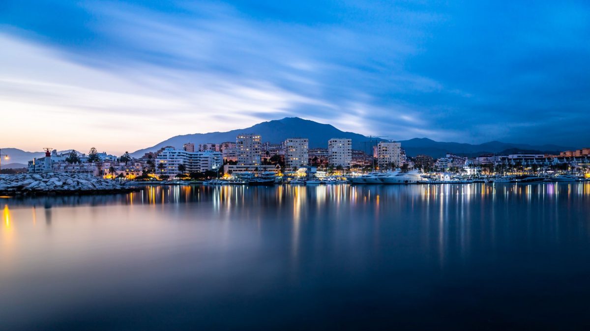 shutterstock_1077142124